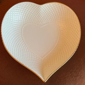 MIKASA Narumi Heart shaped dish 20 4K gold dream ivory bone china 6”x 6” JAPAN